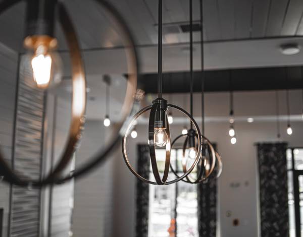 6 Inspirasi memasang lampu plafon, murah dan cantik!